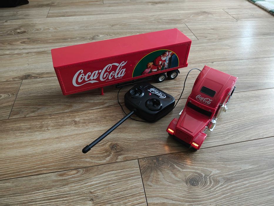 Coca Cola Holiday Caravan Truck 2000 - model kolekcjonerski Vintage