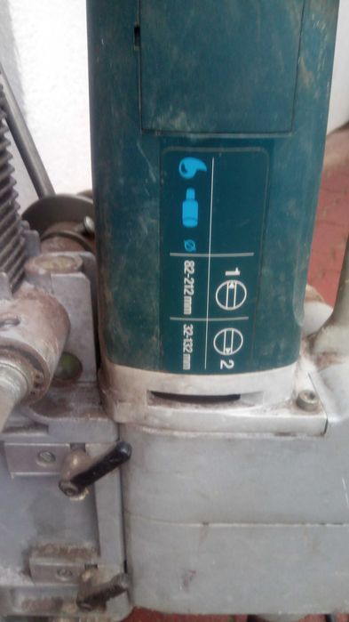 Wiertnica Bosch GDB2200WE ze statywem.