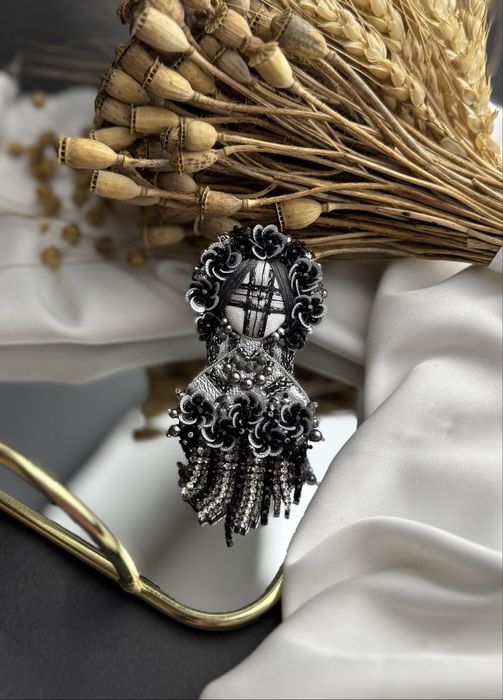 Брошка мотанка, лялька мотанка