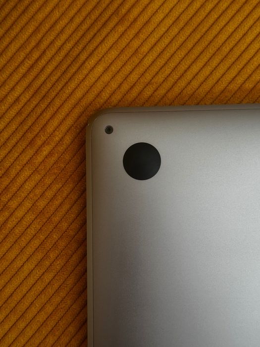 MacBook Pro 13” com Touch Bar