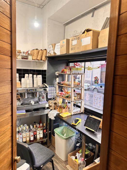 Продам діючу кав’ярню в центрі Львова (вул. Куліша)