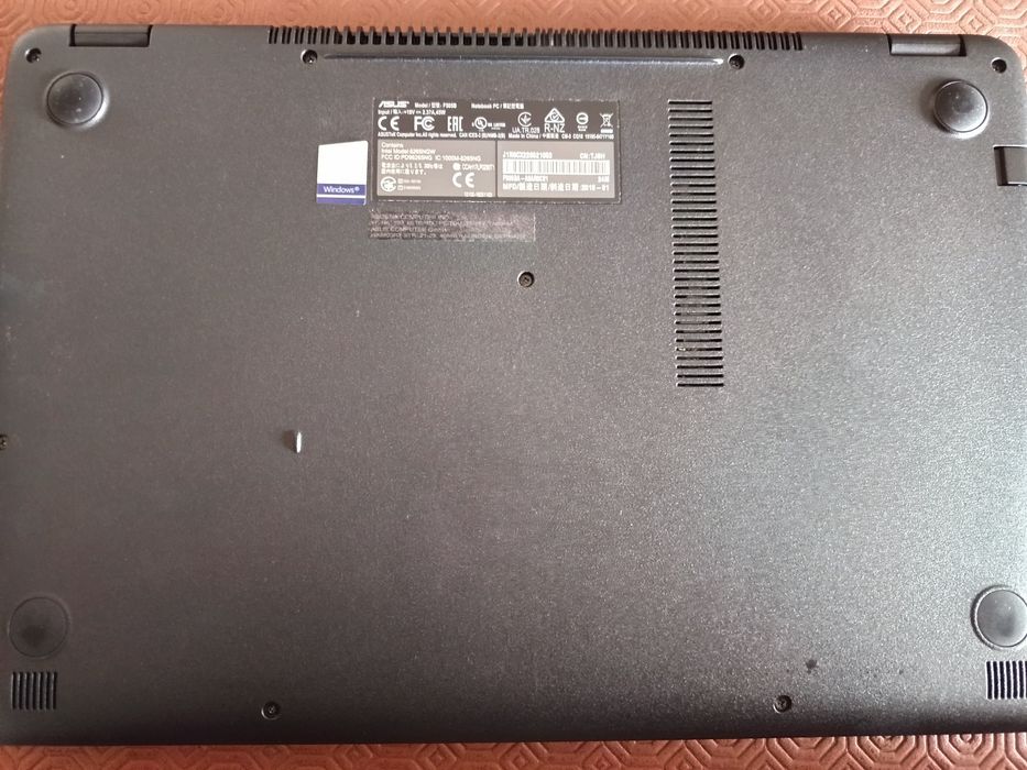 Portátil ASUS F 505B