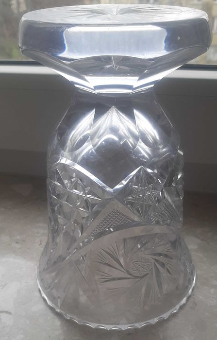 Wazon kryształowy, np. na bukiety tulipanów, żonkili itp.