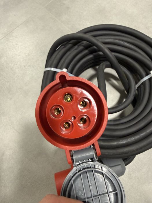 Kabel o dlugosci 25 m