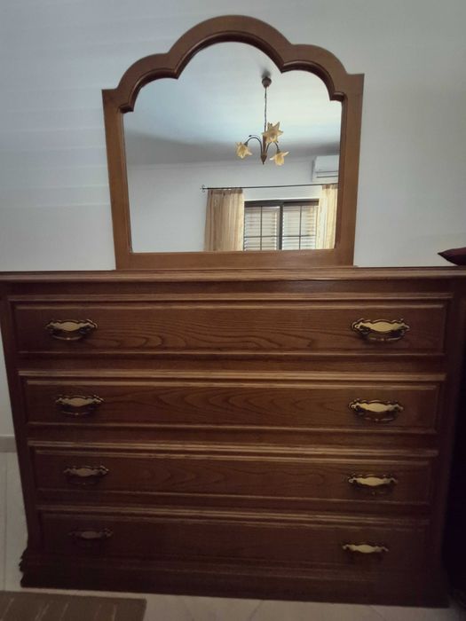 Quarto de casal com muito pouco uso