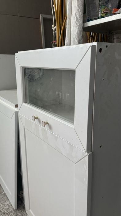 Szafki kuchenne wiszące białe (blum)