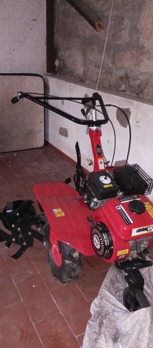 Motocultivadora nova