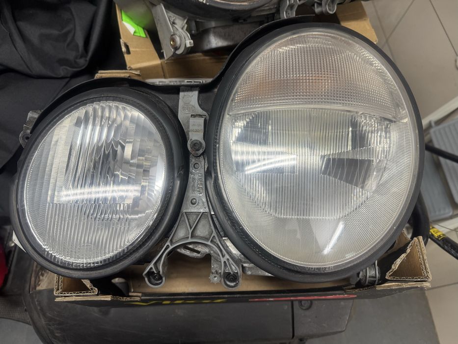 Regeneracja reflektorów samochodowych – polerowanie lamp / Powłoki UV