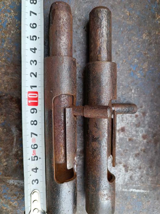 Засов-шпингалет 180 мм для гаражных ворот