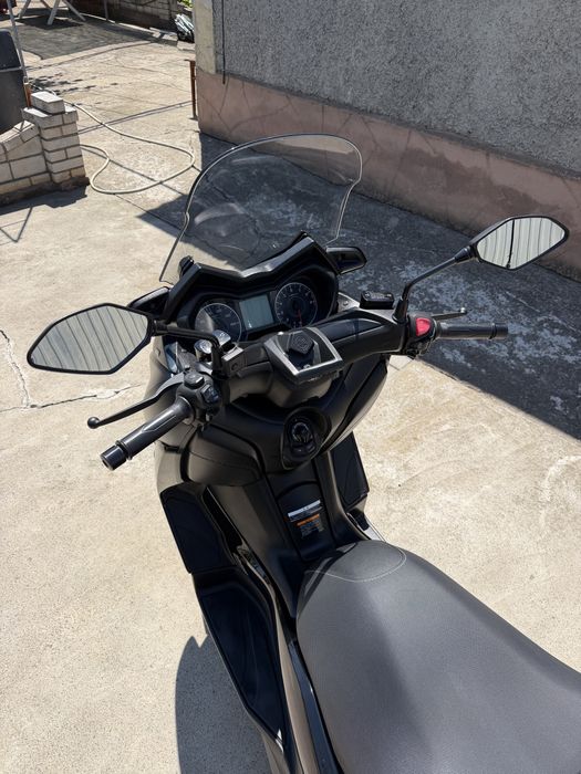Yamaha X-Max 250 2022 год
