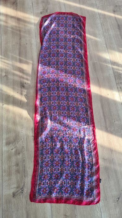 Długi Szal Apaszka Chusta 100% Jedwab Jedwabna. 165 x 50 cm