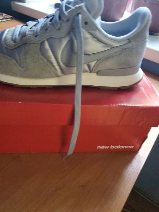 Кросівки жіночі нові,замша