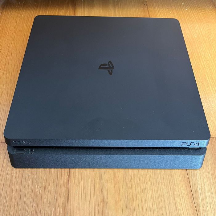 Playstation 4, 2 comandos, 4 jogos