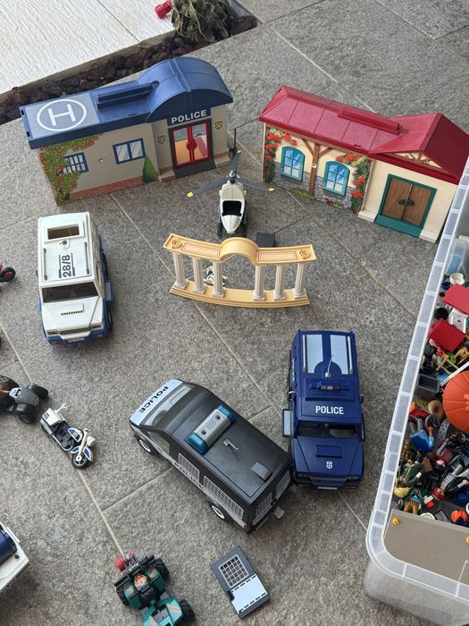 Variados conjuntos playmobil