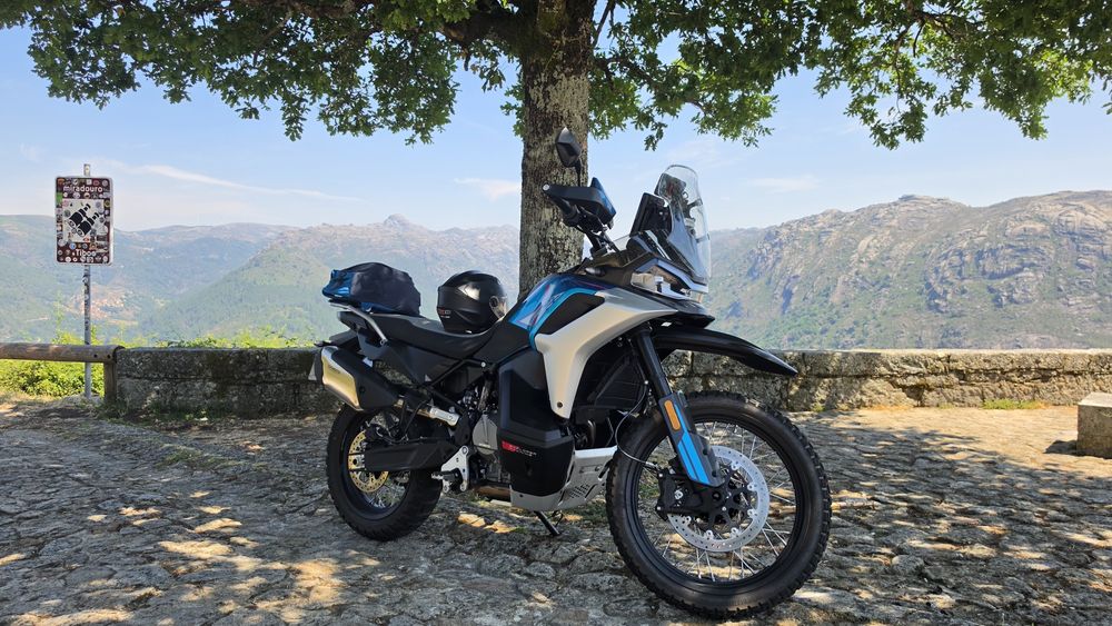 VENDO CFMOTO MT X800 de 2026