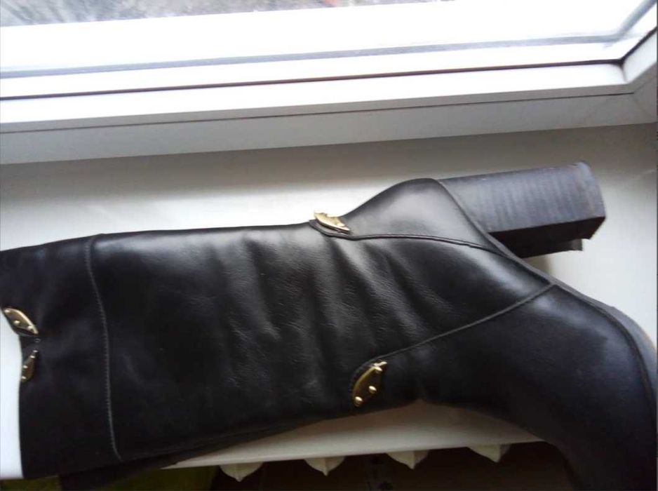 Высокие сапоги Luciano Carvari из натуральной кожи на цигейке, р. 39