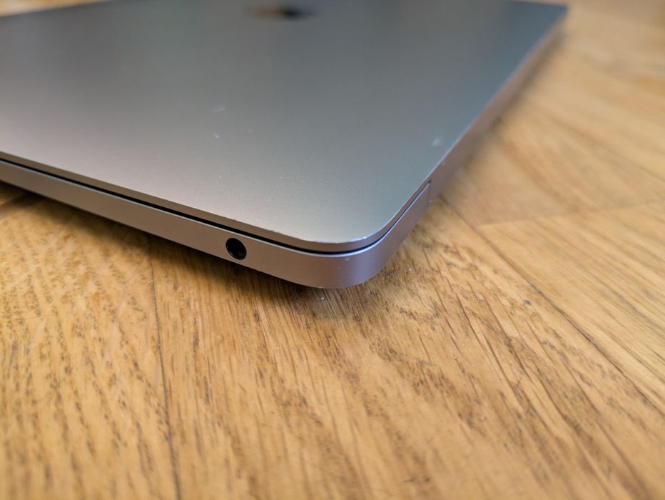 MacBook Air M1, 2021, 13", 8/256  ГБ, гарний стан.