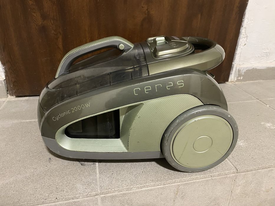 Odkurzacz Zelmer 2000W, bezworkowy. Stan bdb.
