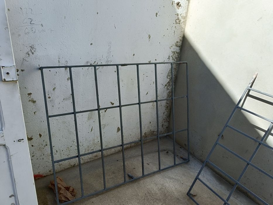2 grades impecáveis  cinza