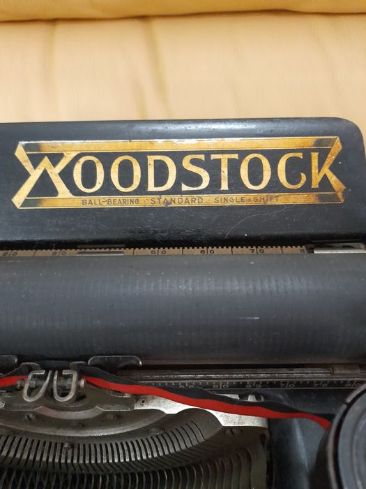 Máquina de escrever woodstock USA