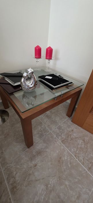 Sala, Cristaleira, vitrine, móvel TV+Prateleiras, mesa de Centro e mesa de apoio