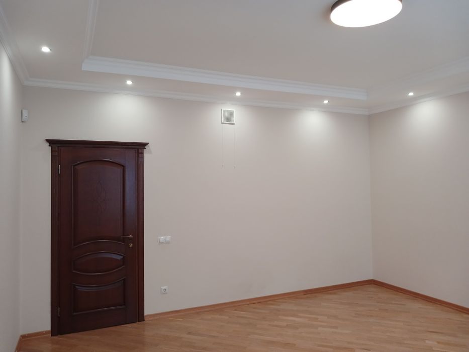 Продам  3 - ну квартиру по вул. Шопена.