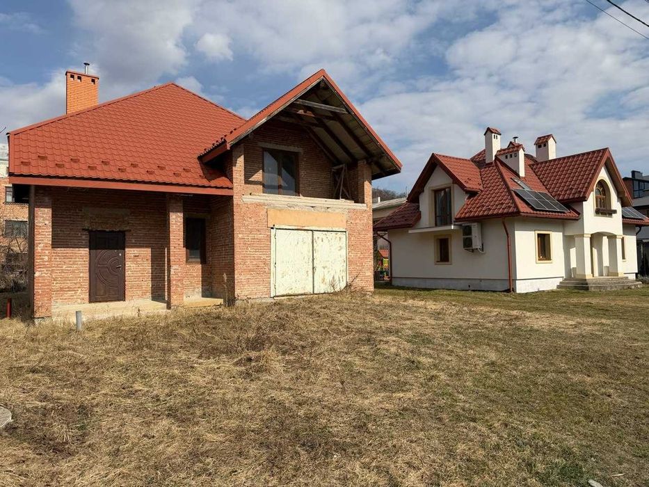 Продаж будинку у Винниках, біля Окружної, 2 поверхи, 160 000$