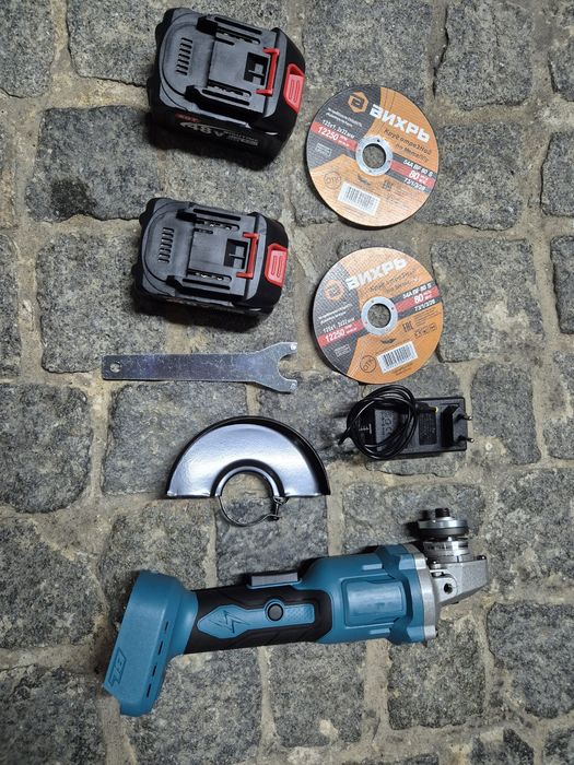 Esmerilhadeira nova com duas baterias