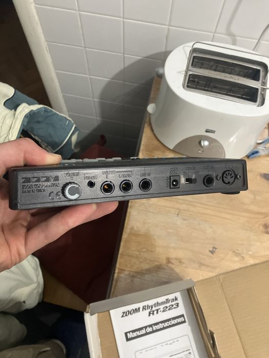Zoom RT-223 caixa de ritmos