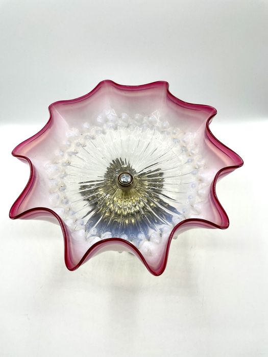 Fruteira com vidro opalino ondulado Art Nouveau