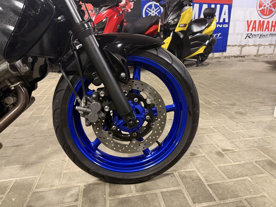 Японский мотоцикл Suzuki Gladius 400 ABS 2012г.