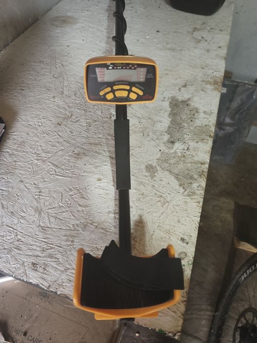 Продам метало искатель состояние новое