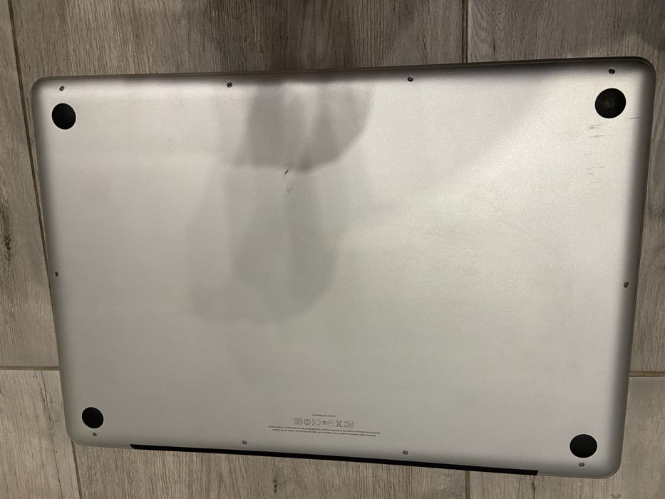 Apple MacBook Pro A1297