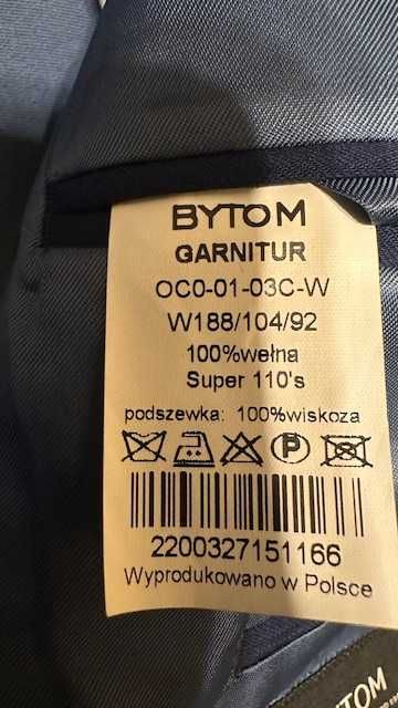 Granatowy wełniany GARNITUR marki BYTOM