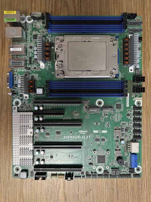 Płyta główna ASRock Rack SIENAD8-2L2T ATX SP6 AMD Ерус