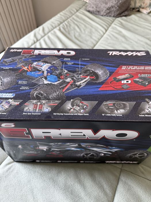 E-revo 1/16 completo