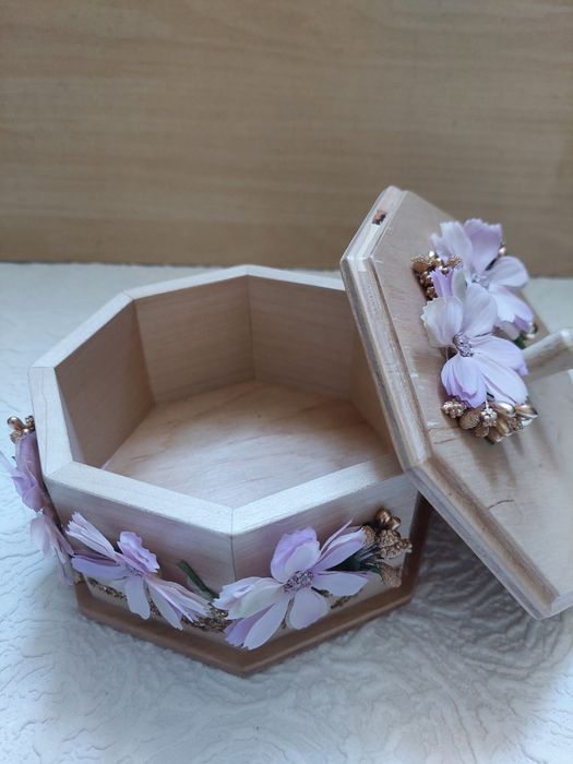 Шкатулка восьмигранна