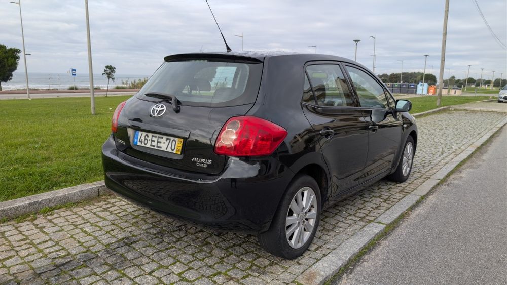 Toyota Auris Diesel, impecável