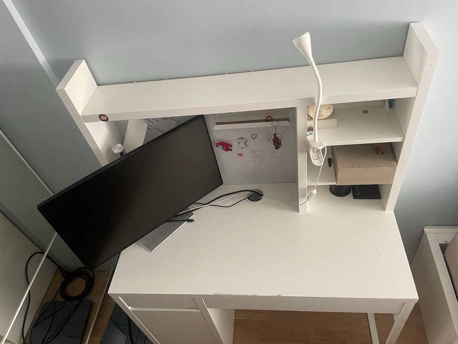 Biurko ikea MICKE ,kolor  biały, 105x50 cm