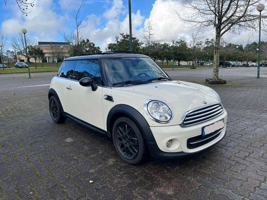 Mini Cooper 2011 1.6 D 116cv, GPS, Teto Panorâmico,  Banco Pele, Xenon