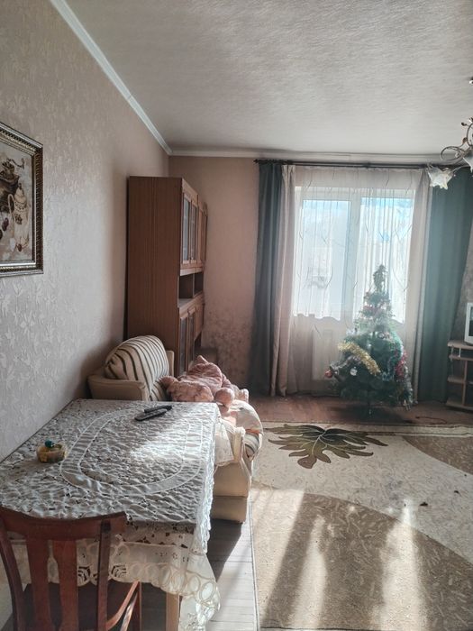 Продається будинок неподалік від центру міста