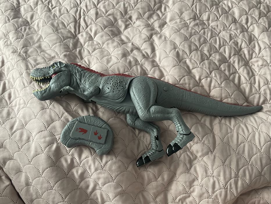 Dinozaur zdalnie sterowany TREX