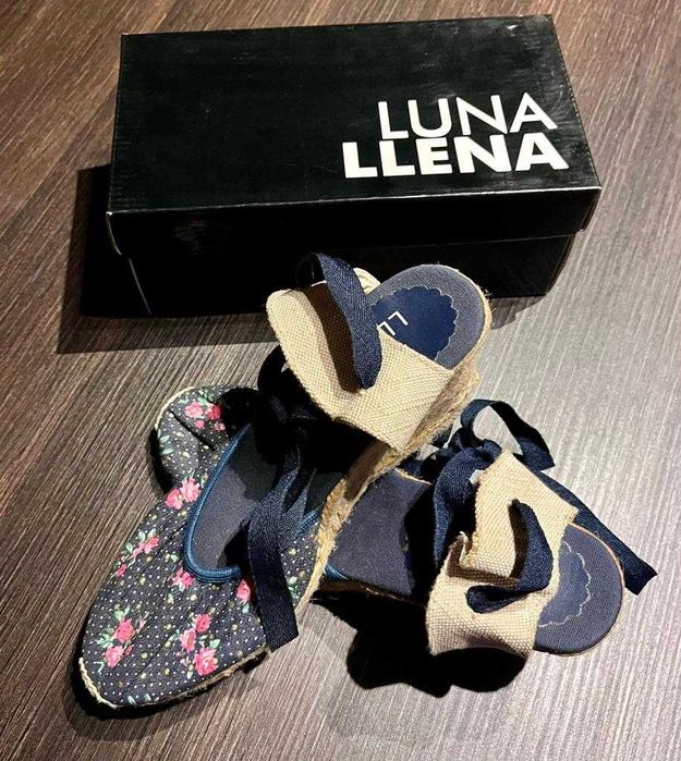 Sandálias Luna Llena - Tamanho 39, Azul Marinho com Padrão de Flores