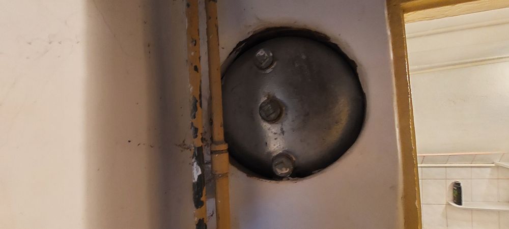 Bojler podgrzewacz wody z ŵężownicą 140L.