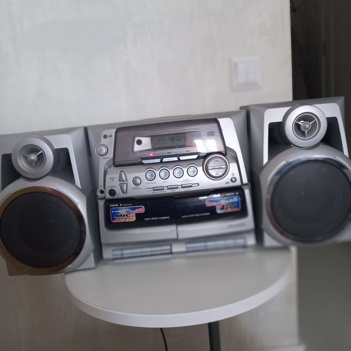 Музичний ЦЕНТР LG  LPX-M930
