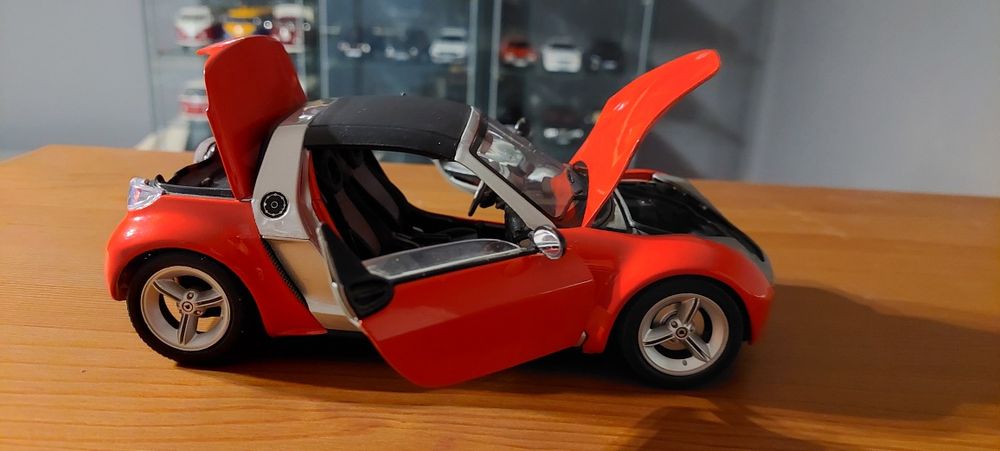 Model 1:18 Smart Roadster Bburago