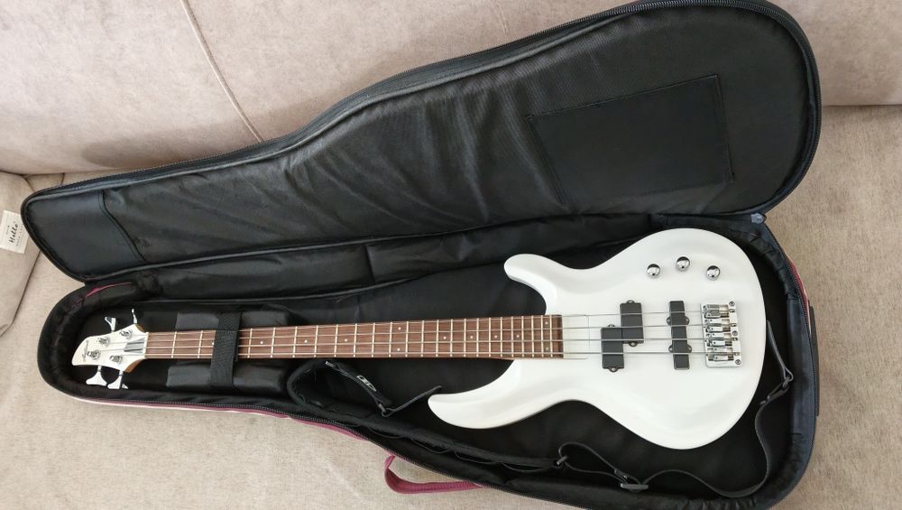 Aria Pro II gitara basowa + pokrowiec