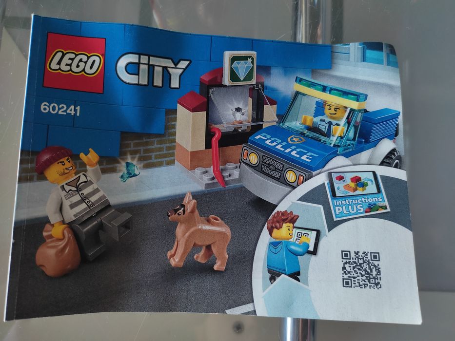 LEGO City Oddział policyjny z psem 60241