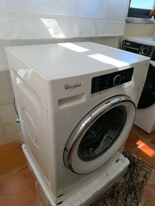 Máquina de lavar roupa Whirlpool FSCR 90421 9Kg 1400 RPM
Máquinas de Lavar Roupa
Whirlpool FSCR 90421 9Kg 1400 RPM
Whirlpool FSCR 90421 9Kg 1400 RPM