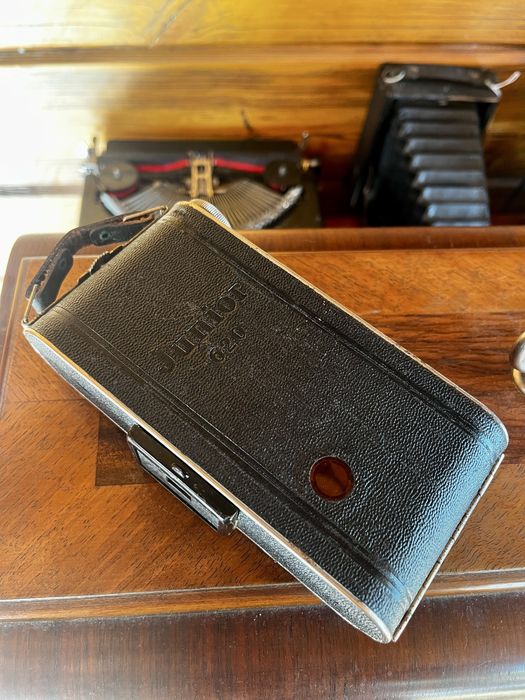 Antiga maquina fotografica kodak junior 620